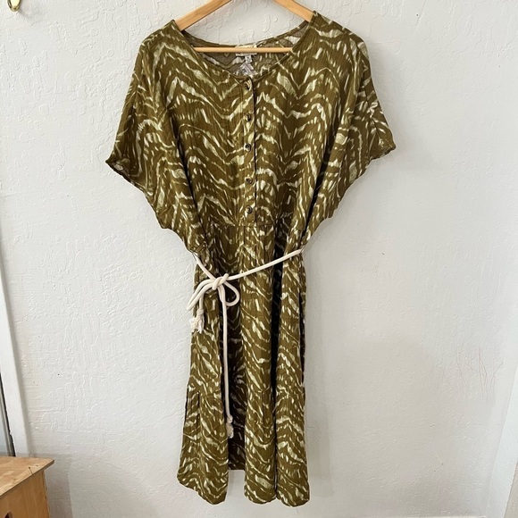 Wonderly Button Front Waist Tie Plus Size Short Sleeve Gauze Midi Dress - Picture 3 of 12